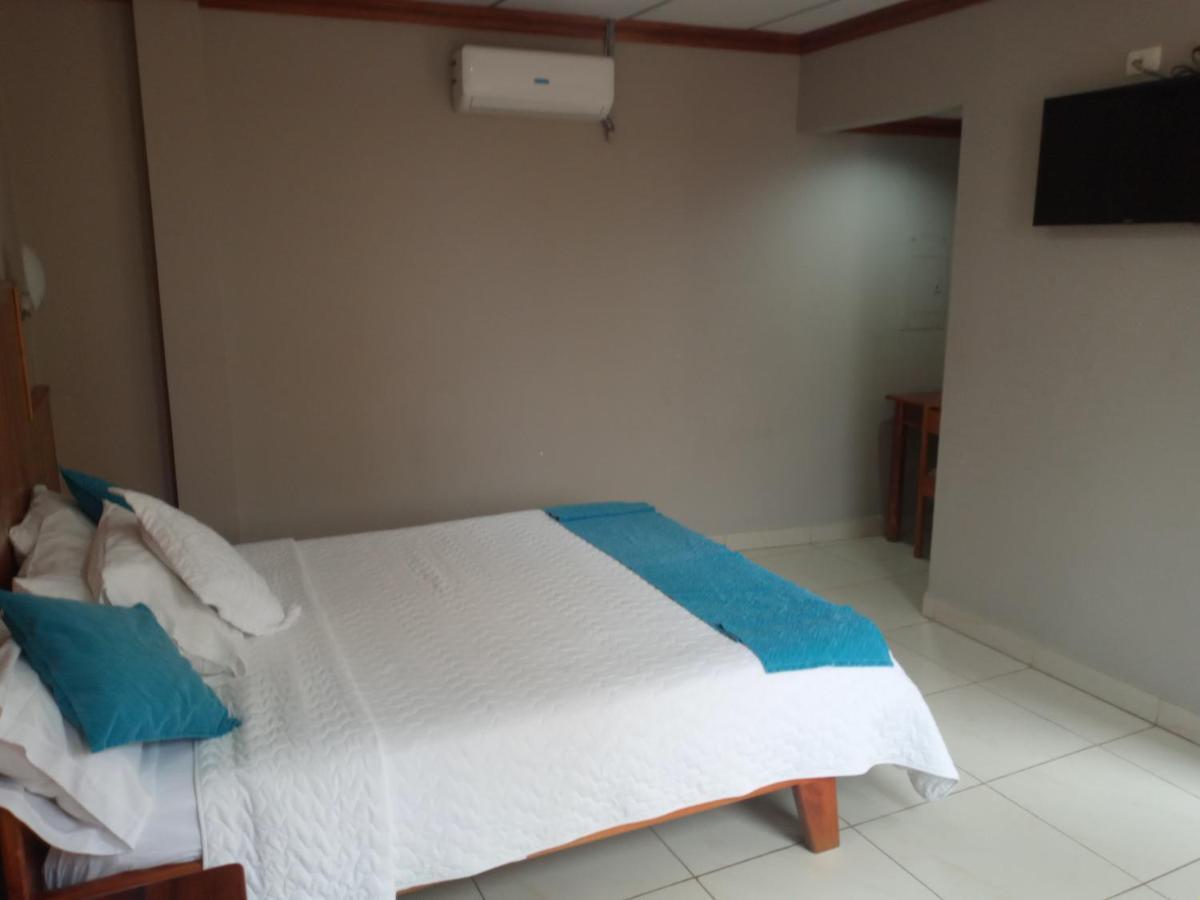 Hotel Palmeras Galapagos Puerto Ayora  Eksteriør billede
